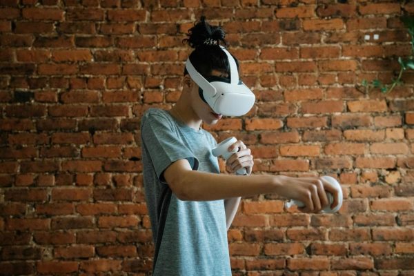 Technologie en T-shirt voor Jongens: De Perfecte Mix van Stijl en Innovatie